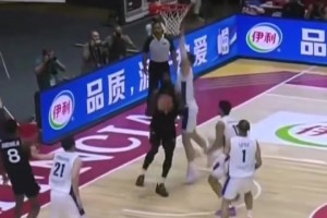 顶级中锋具象化！艾顿在国际赛场上简直就是无解大杀器