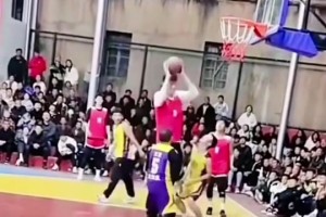 这比赛还TMD打个屁啊！把球给我，我要回家！😂
